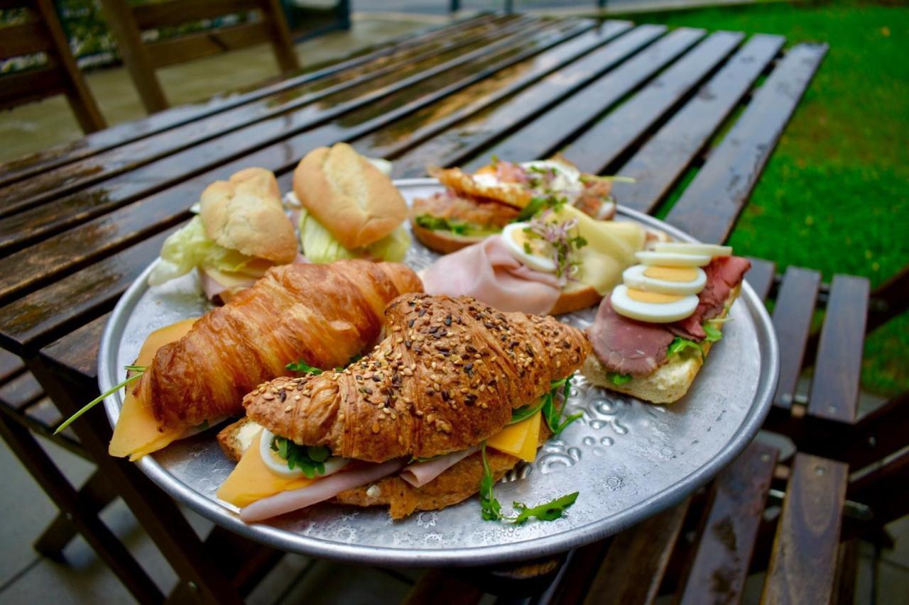 Penzion A Bistro Dilna เชบอนย์ ภายนอก รูปภาพ