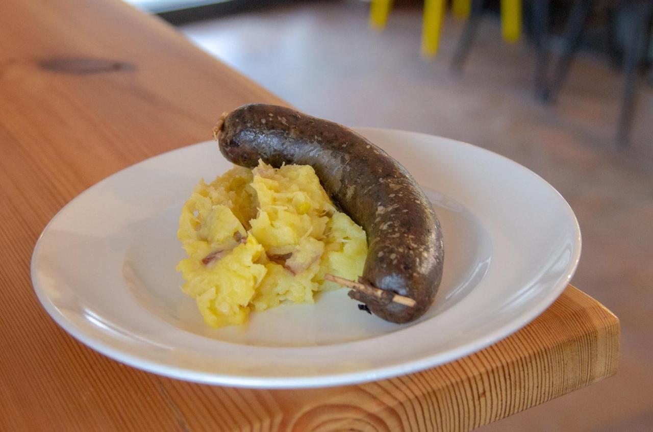 Penzion A Bistro Dilna เชบอนย์ ภายนอก รูปภาพ