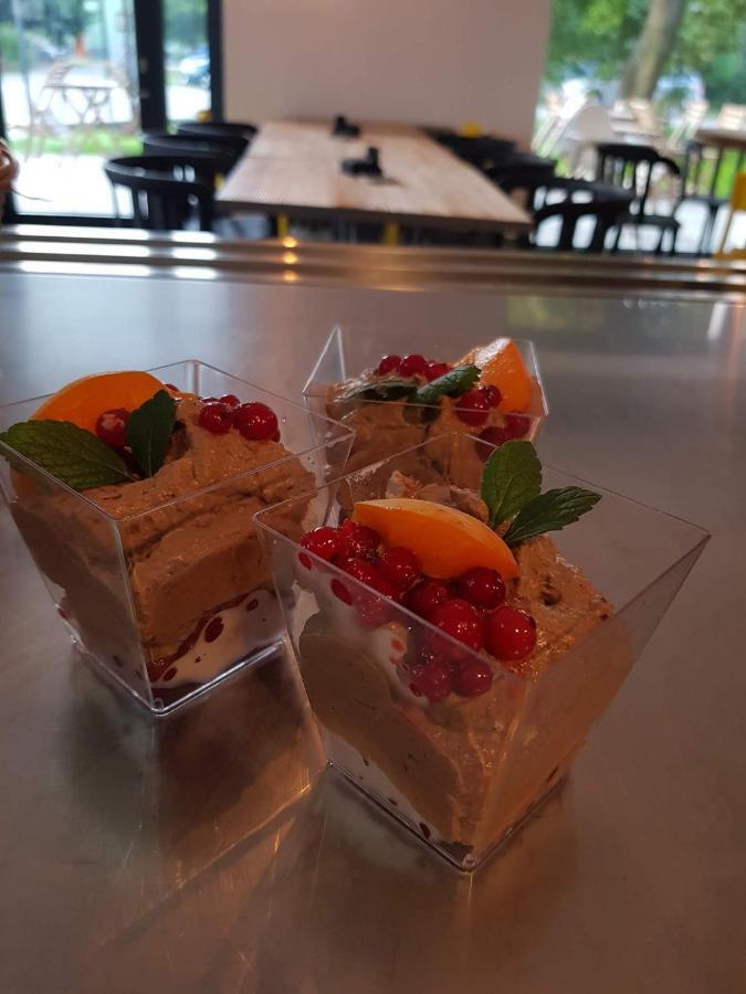 Penzion A Bistro Dilna เชบอนย์ ภายนอก รูปภาพ